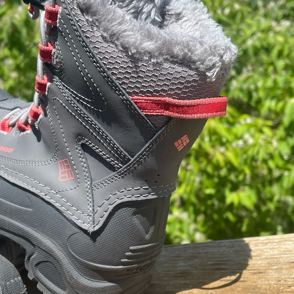 Columbia Charcoal and Red/Orange Winter Lace up waterproof Boots - Like New!